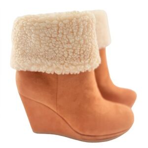 Shoe Dazzle Womens Boots 7.5 Tan Suede Fur Lined Winter Warm Cozy Footwear